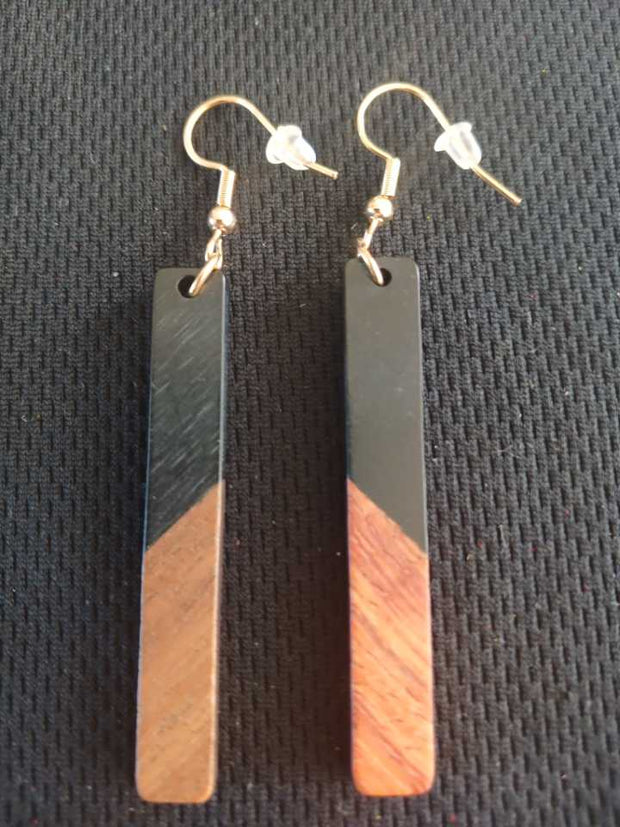 Fashion Black Resin and Wood Earrings