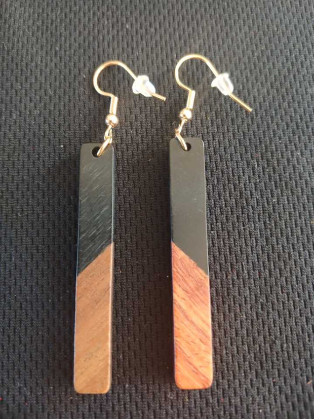 Fashion Black Resin and Wood Earrings